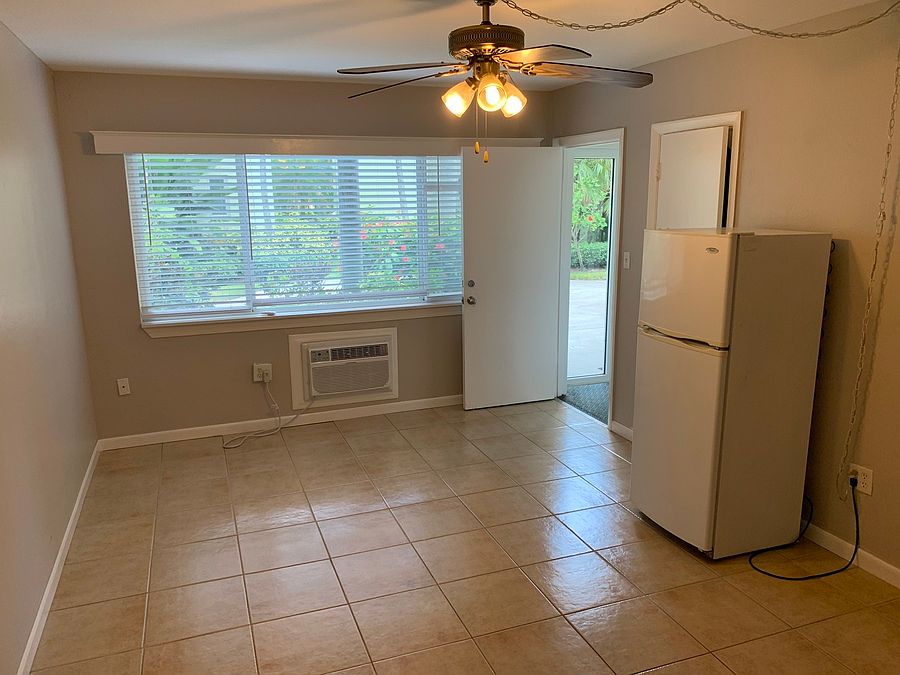 1st image of 301 4th Ave N APT 102