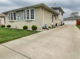 10037 Menard Ave, Oak Lawn, IL