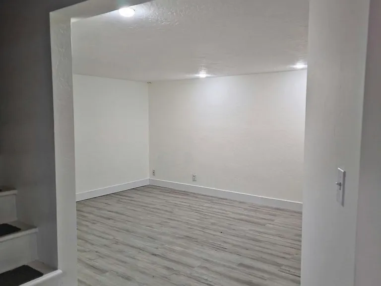 3723 W Kewanee Dr — Photo 2