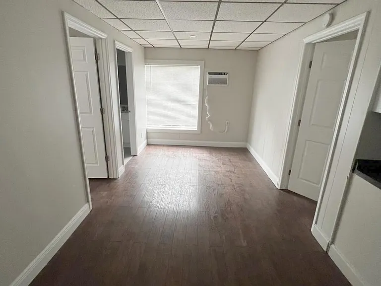432 W Wisconsin Ave #B — Photo 1
