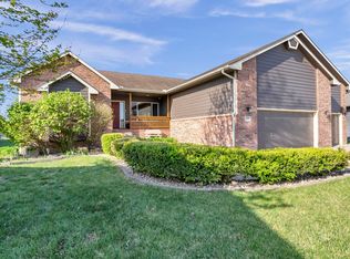 709 W Fieldstone Ct, Andover, KS 67002