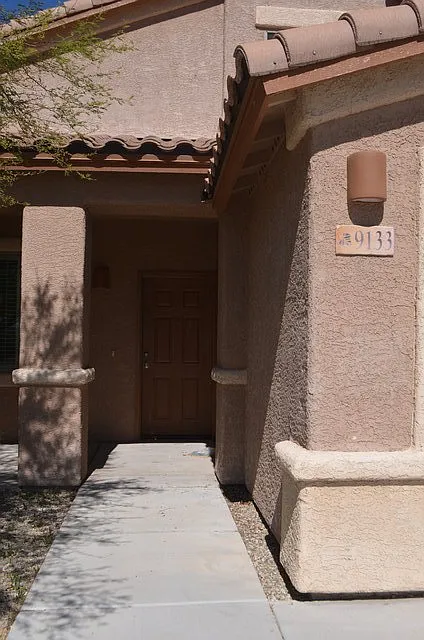 4 bed, 2289 sqft, $2,350 — Photo 2