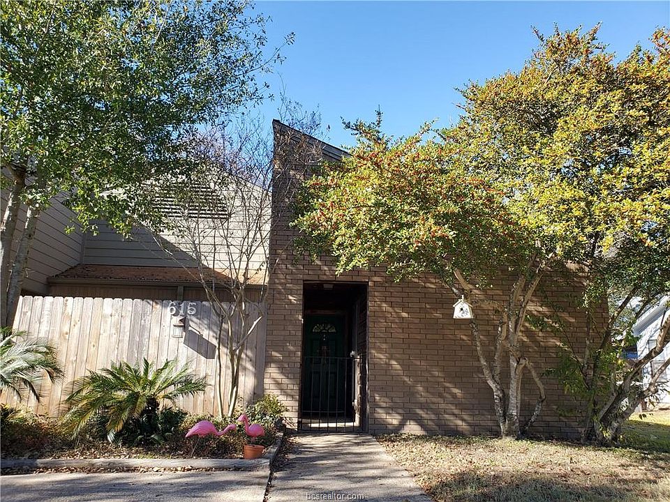 1st image of 615 Navarro Dr