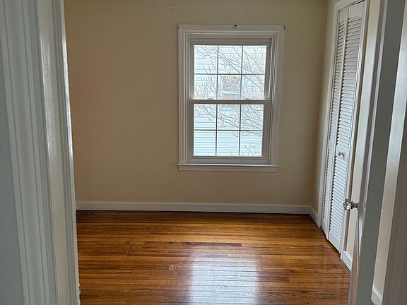 5th image of 1604 Oakwood Ave
