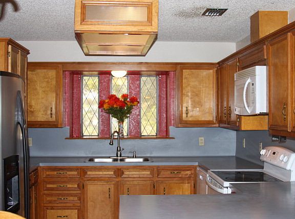 2nd image of 1018 Diana Dr