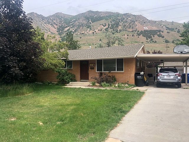 1st image of 404 Crestview Dr