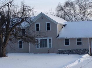 W10555 County Rd W, New London, WI 54961