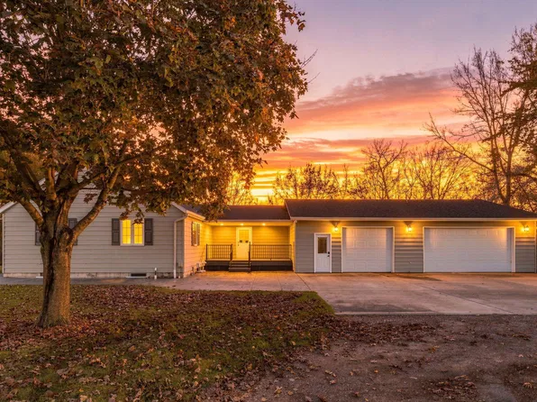 1514 23rd St, Glencoe, MN 55336