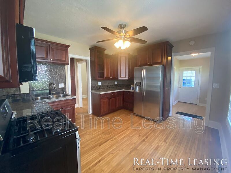 1st image of 1870 Minnehaha Ave E APT 1