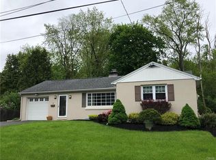 5 Old Orchard Rd, Utica, NY 13501