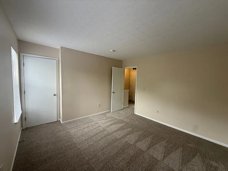 5931 Shadow Lake Cir — Photo 20