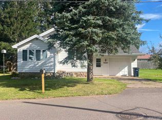 224 E Pine St, Ironwood, MI 49938
