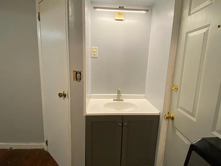 130 W Elm St #B — Photo 12