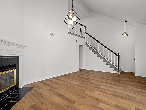 5th image of 2146 Cheshire Dr