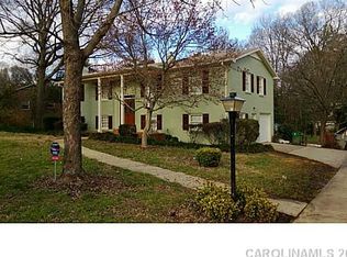 6120 Lake Forest Rd, Charlotte, NC 28227