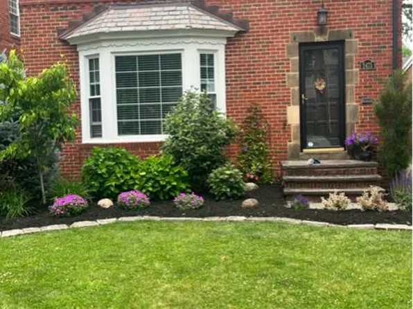 2475 Traymore Rd, University Heights, OH 44118
