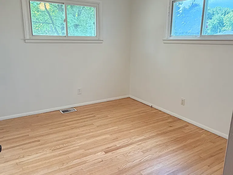 2624 Ferncliff Ave — Photo 6