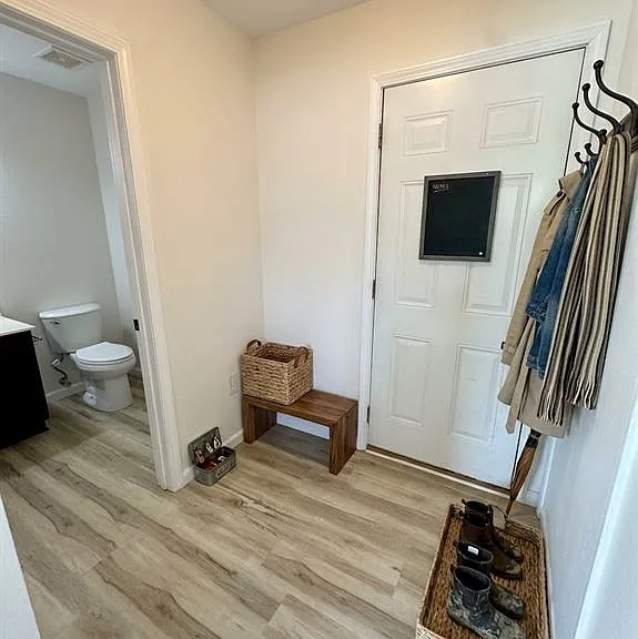730 Moorland Cir — Photo 31