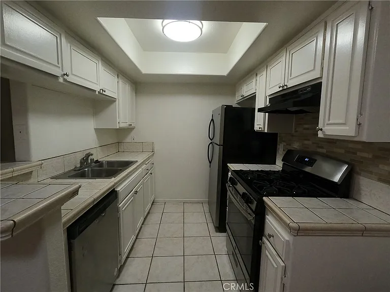5060 Kester Ave #103 — Photo 6