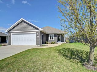 2040 Golden Bell Dr, Green Bay, WI 54313