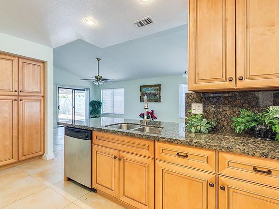 3rd image of 3138 W Williams Dr