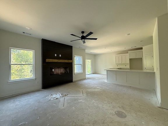 3rd image of 11 Chelsea Ln