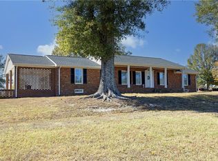 1067 McCray Rd, Burlington, NC 27217