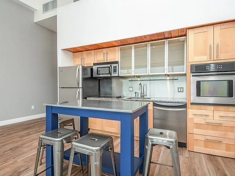 290 Pleasant St #317 — Photo 13
