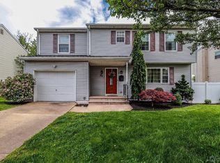90 Russell St, Woodbridge, NJ 07095