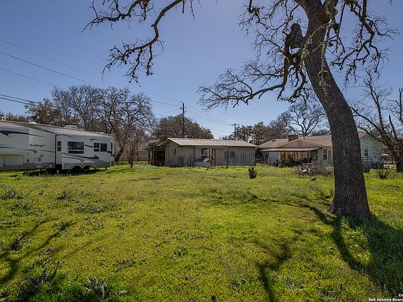 5th image of 150 HILLTOP DR