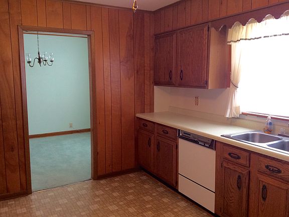 5th image of 502 Circle Dr