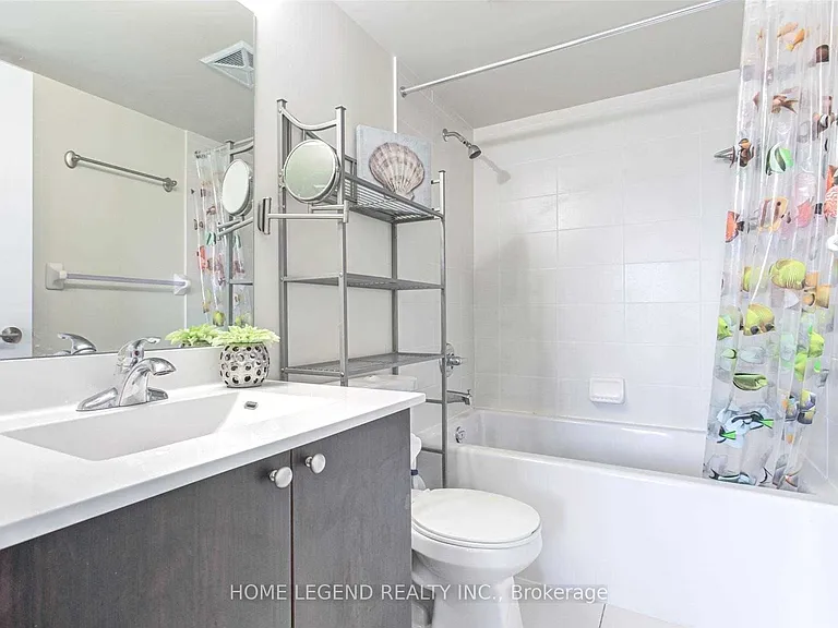 151 Village Green Sq #1706 — Photo 8