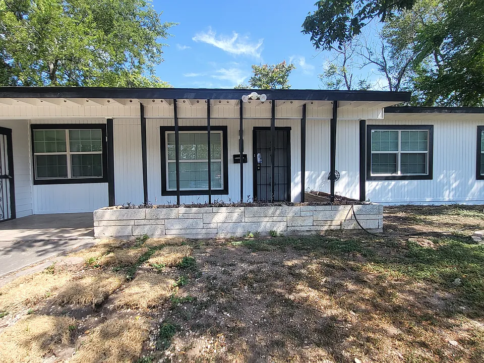 511 Lively Dr