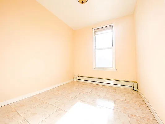 Rented by RealTegrity NY LLC | media 32