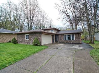 28135 Wisteria Dr, North Olmsted, OH 44070