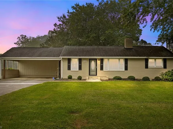 5768 Gumtree Rd, Winston Salem, NC 27107