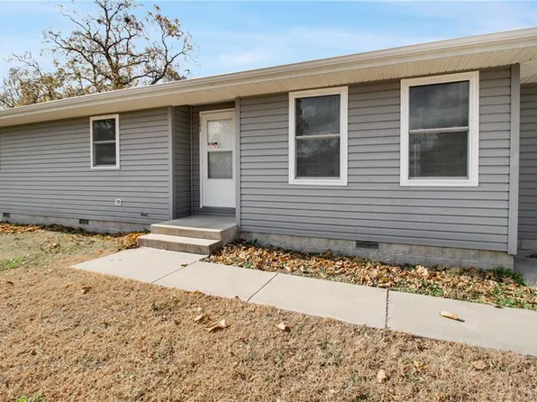 101 Steuben Ct, Erie, KS 66733