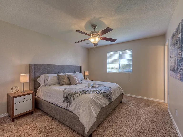 8031 E Oak St — Photo 16