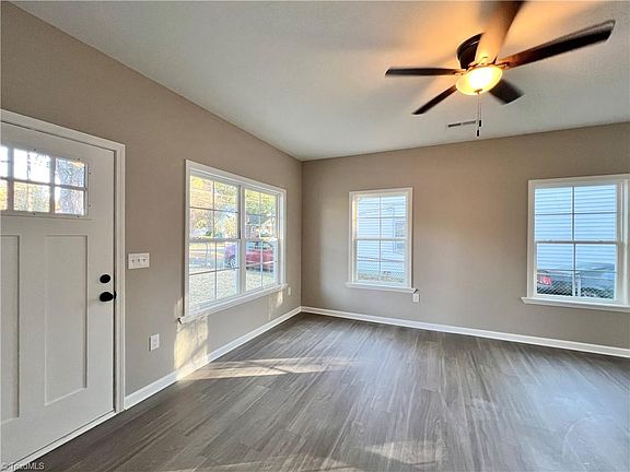 5th image of 705 Holt Ave