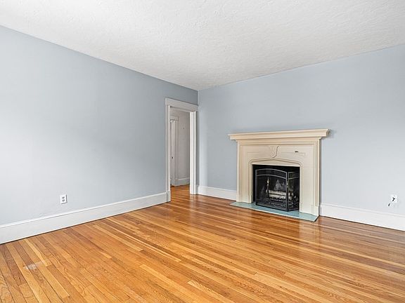 5th image of 48 High St #16