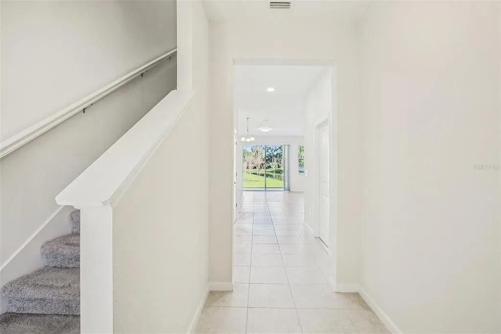 3 bed, 2.5 bath, 1675 sqft, $2,300 — Photo 4