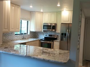 111 Granada Dr, Bradenton, FL 34210