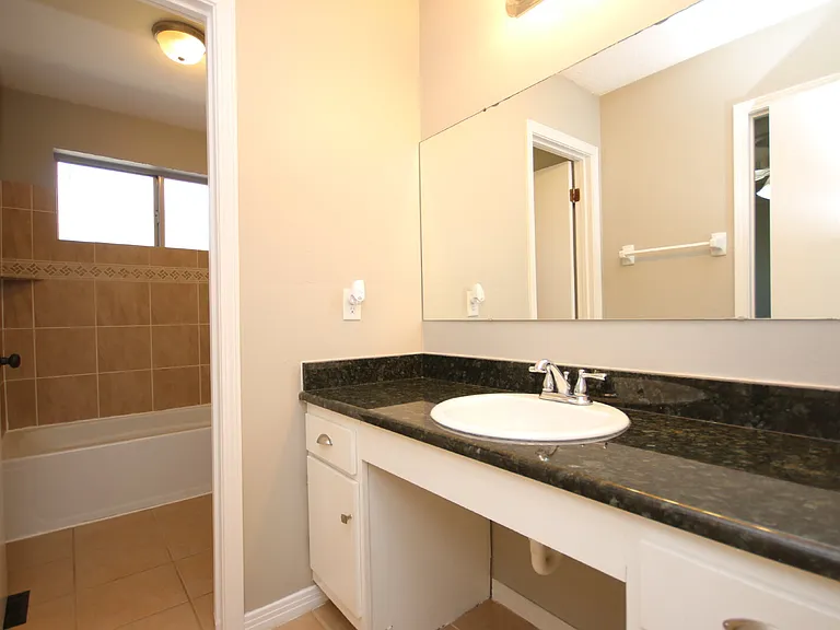 416 Waycross Ave — Photo 14