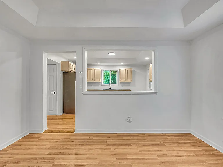 28 Rock St — Photo 8