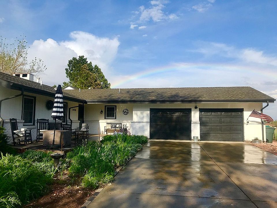 3 garage spaces 