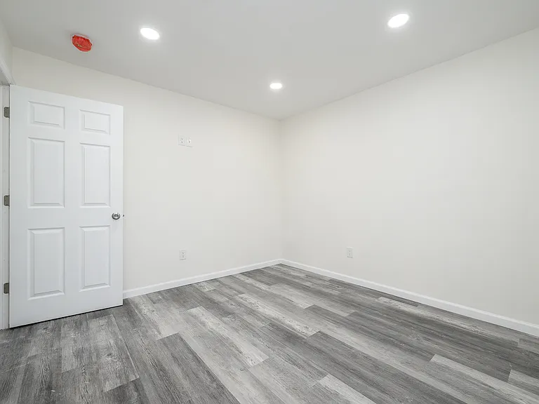 287 Orange St #2 — Photo 17