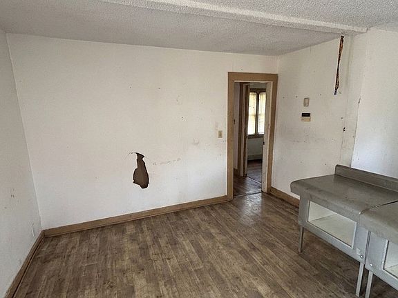 5th image of 2107 Avenue I