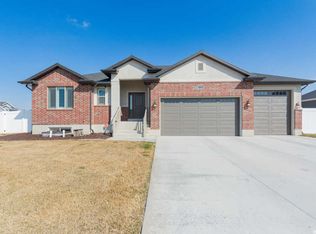 2266 W 3250 S, West Haven, UT 84401
