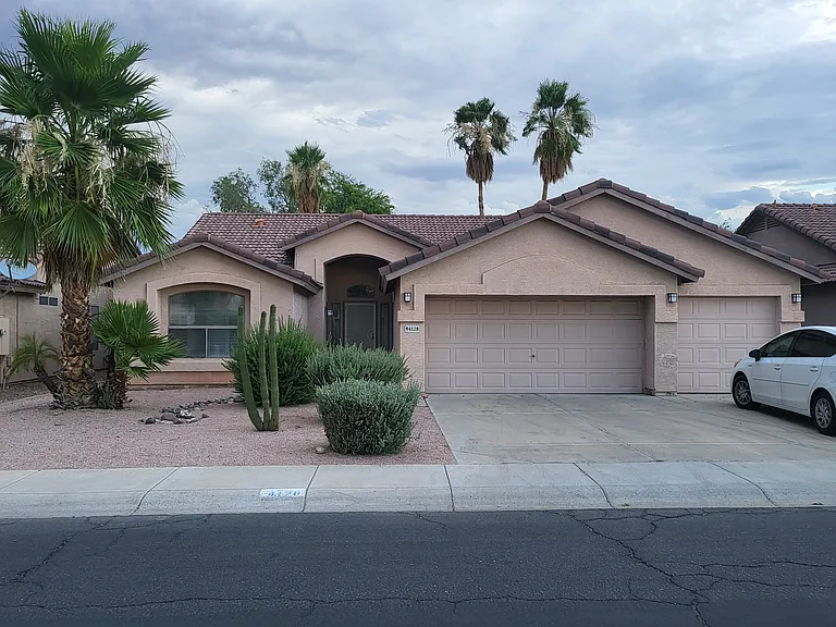 4128 W Menadota Dr — Photo 1