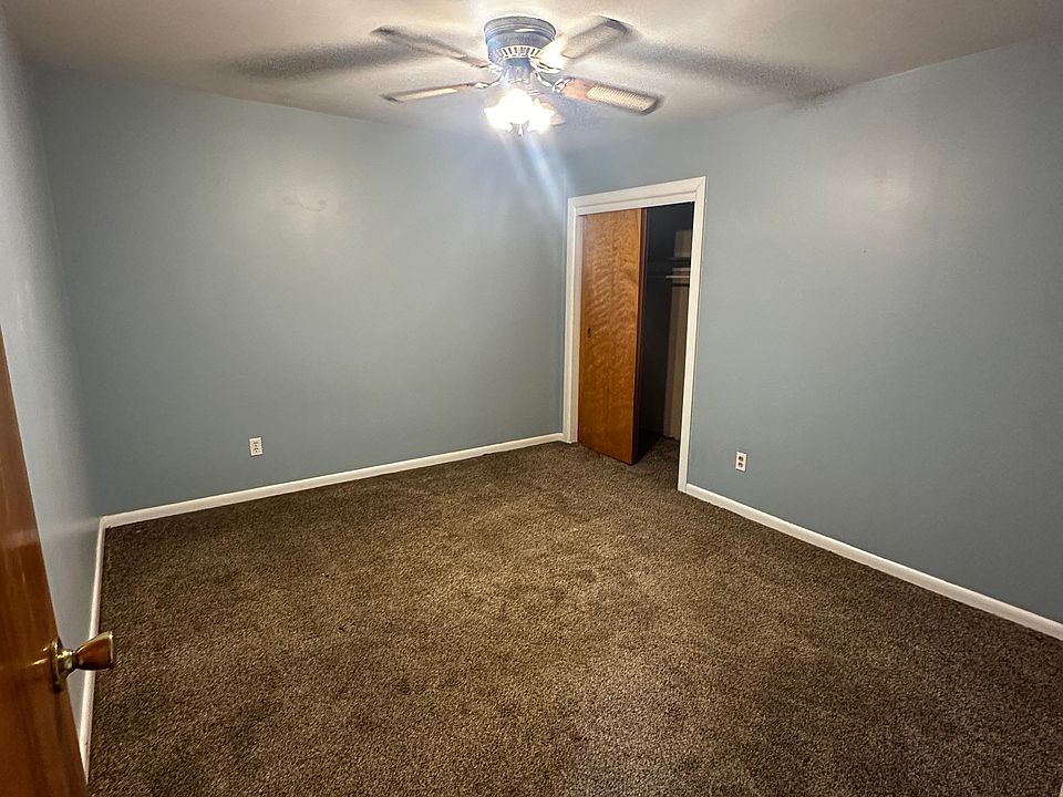 2nd image of 46 1/2 E Main St #46